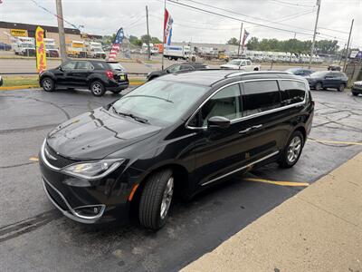 2018 Chrysler Pacifica Touring L Plus   - Photo 4 - Flint, MI 48503