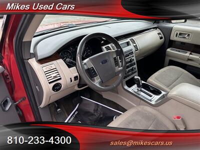 2012 Ford Flex SEL   - Photo 7 - Flint, MI 48503