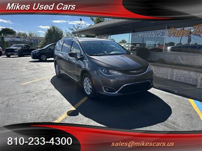 2020 Chrysler Pacifica Touring L   - Photo 2 - Flint, MI 48503