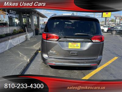 2020 Chrysler Pacifica Touring L   - Photo 7 - Flint, MI 48503