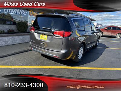 2020 Chrysler Pacifica Touring L   - Photo 6 - Flint, MI 48503