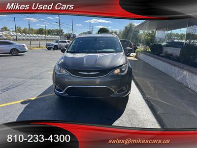 2020 Chrysler Pacifica Touring L   - Photo 3 - Flint, MI 48503