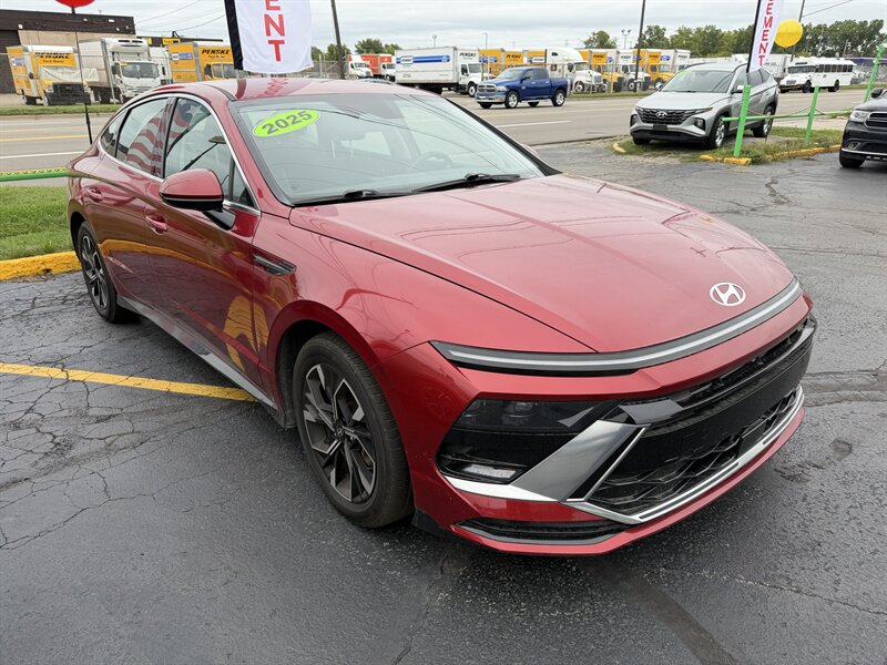 2025 Hyundai SONATA SEL  