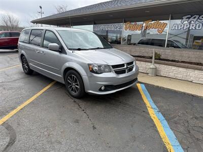 2016 Dodge Grand Caravan R/T - Photo 2 - Flint, MI 48503