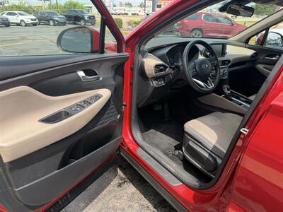 2019 Hyundai SANTA FE SE 2.4L - Photo 10 - Flint, MI 48503