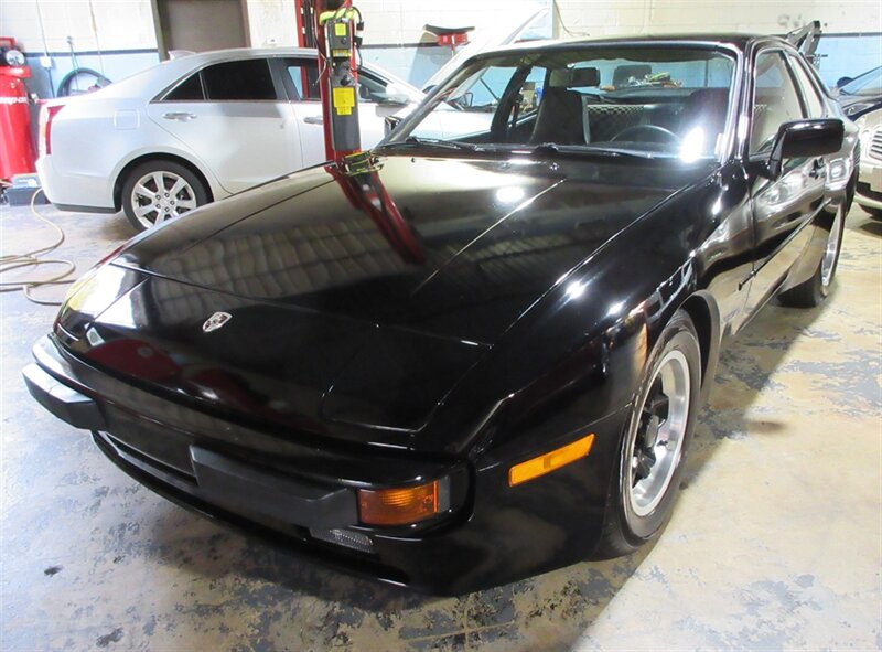 1984 Porsche 944  