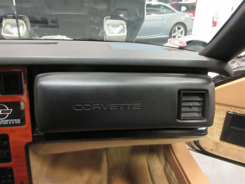 1987 Chevrolet Corvette Convertible   - Photo 46 - Bohemia, NY 11716