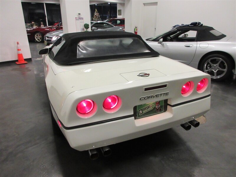 1987 Chevrolet Corvette Convertible   - Photo 7 - Bohemia, NY 11716