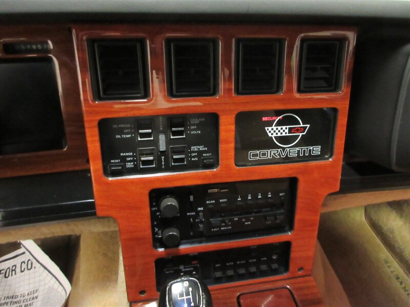 1987 Chevrolet Corvette Convertible   - Photo 39 - Bohemia, NY 11716