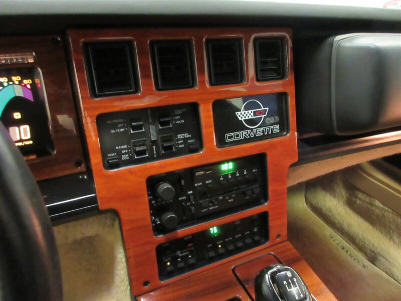 1987 Chevrolet Corvette Convertible   - Photo 40 - Bohemia, NY 11716