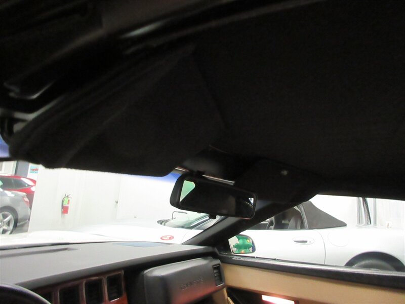 1987 Chevrolet Corvette Convertible   - Photo 49 - Bohemia, NY 11716