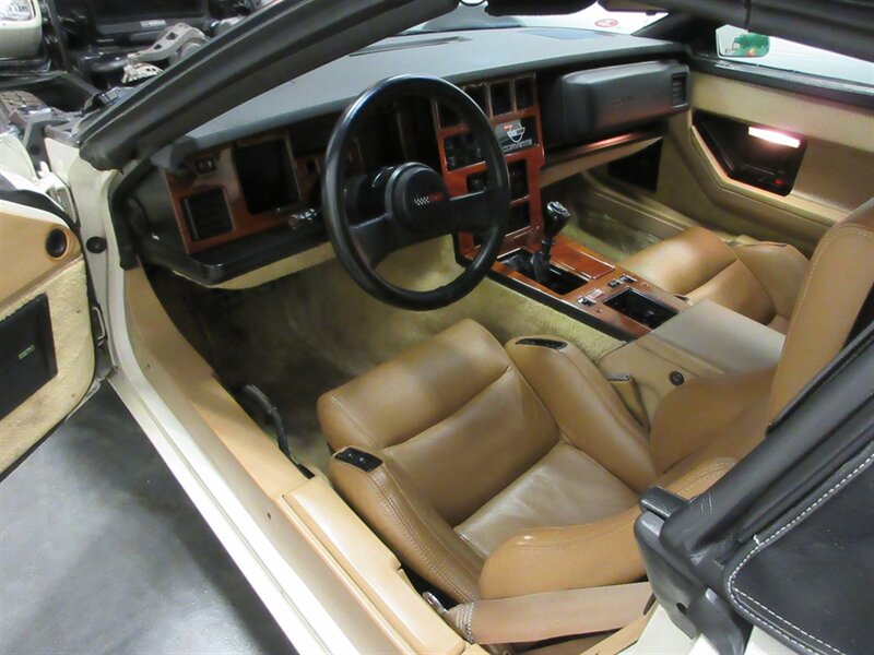 1987 Chevrolet Corvette Convertible   - Photo 33 - Bohemia, NY 11716