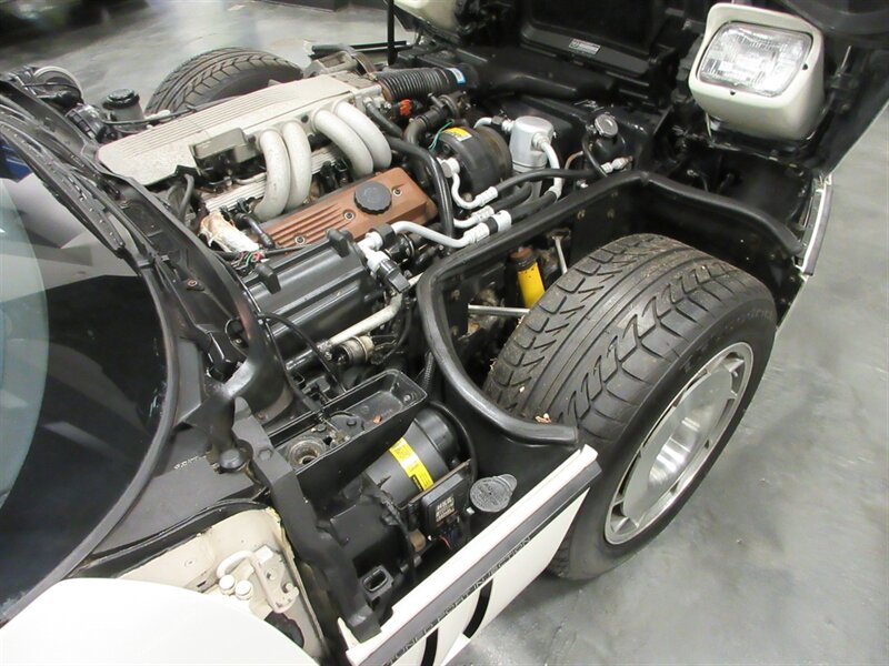 1987 Chevrolet Corvette Convertible   - Photo 56 - Bohemia, NY 11716