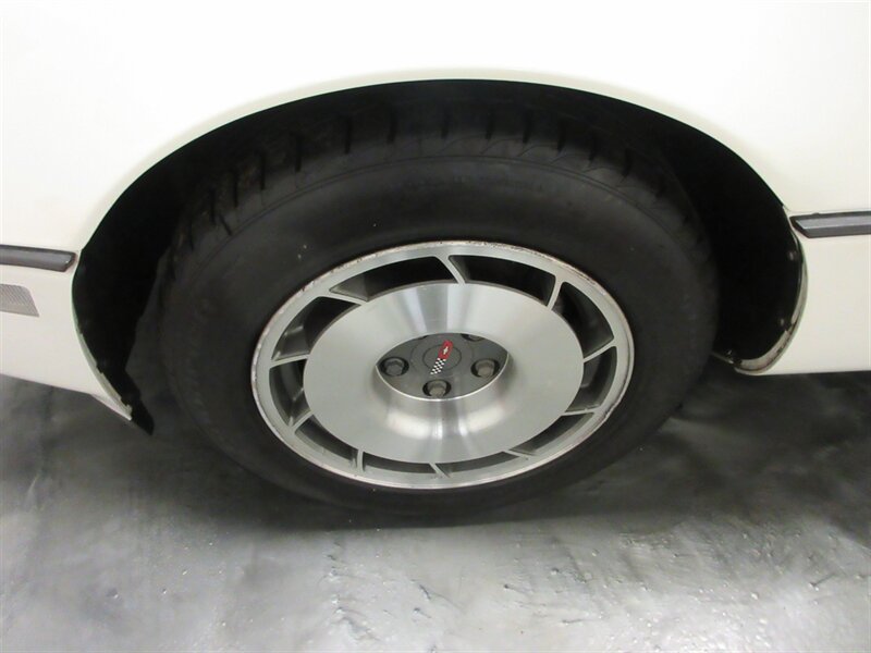 1987 Chevrolet Corvette Convertible   - Photo 60 - Bohemia, NY 11716