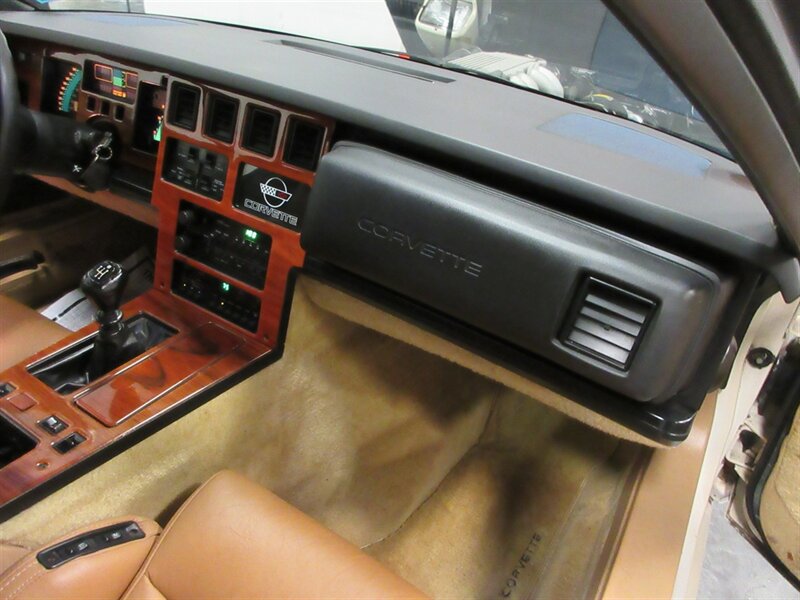 1987 Chevrolet Corvette Convertible   - Photo 47 - Bohemia, NY 11716