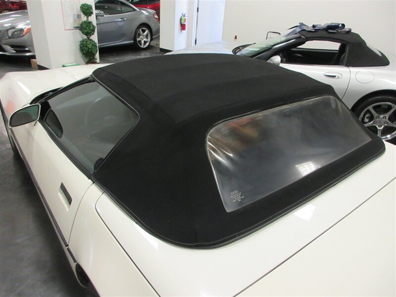 1987 Chevrolet Corvette Convertible   - Photo 27 - Bohemia, NY 11716