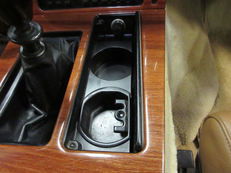 1987 Chevrolet Corvette Convertible   - Photo 38 - Bohemia, NY 11716