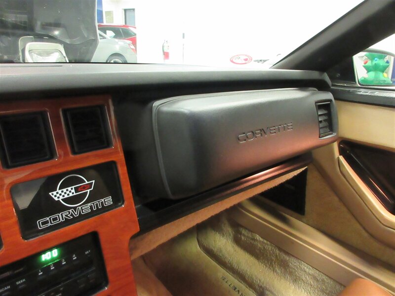 1987 Chevrolet Corvette Convertible   - Photo 41 - Bohemia, NY 11716