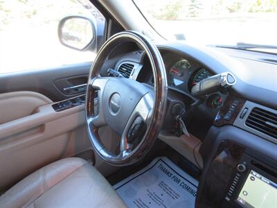 2012 GMC Yukon XL Denali - Photo 30 - Bohemia, NY 11716