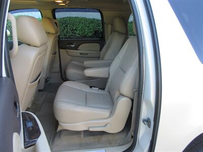 2012 GMC Yukon XL Denali - Photo 47 - Bohemia, NY 11716