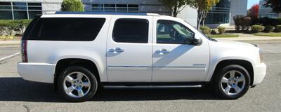 2012 GMC Yukon XL Denali - Photo 10 - Bohemia, NY 11716
