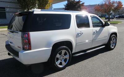 2012 GMC Yukon XL Denali - Photo 4 - Bohemia, NY 11716