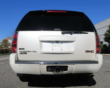 2012 GMC Yukon XL Denali - Photo 14 - Bohemia, NY 11716