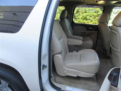 2012 GMC Yukon XL Denali - Photo 50 - Bohemia, NY 11716