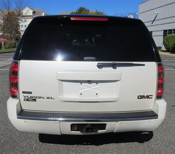 2012 GMC Yukon XL Denali - Photo 12 - Bohemia, NY 11716
