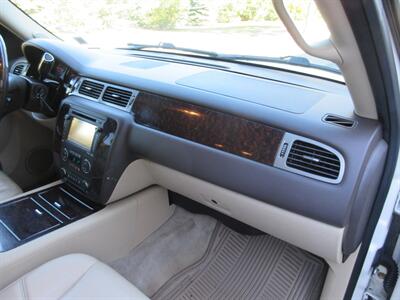 2012 GMC Yukon XL Denali - Photo 56 - Bohemia, NY 11716