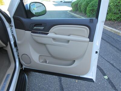 2012 GMC Yukon XL Denali - Photo 57 - Bohemia, NY 11716