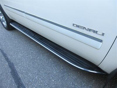 2012 GMC Yukon XL Denali - Photo 21 - Bohemia, NY 11716