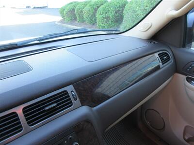 2012 GMC Yukon XL Denali - Photo 38 - Bohemia, NY 11716