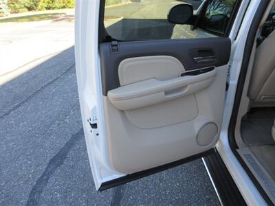 2012 GMC Yukon XL Denali - Photo 46 - Bohemia, NY 11716