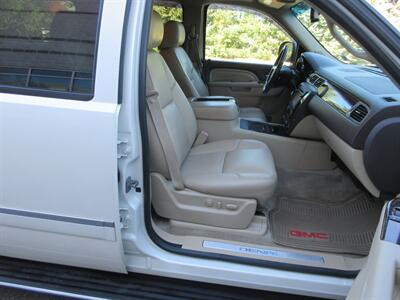 2012 GMC Yukon XL Denali - Photo 54 - Bohemia, NY 11716