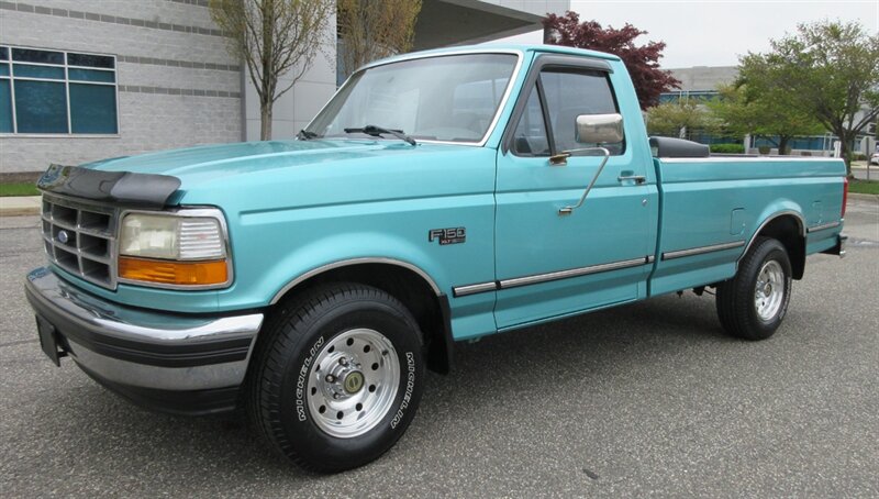1995 Ford F-150 XLT   - Photo 5 - Bohemia, NY 11716