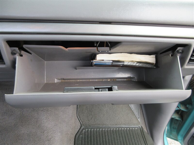 1995 Ford F-150 XLT   - Photo 55 - Bohemia, NY 11716