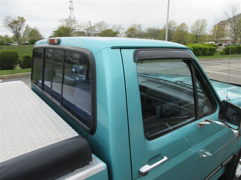 1995 Ford F-150 XLT   - Photo 26 - Bohemia, NY 11716