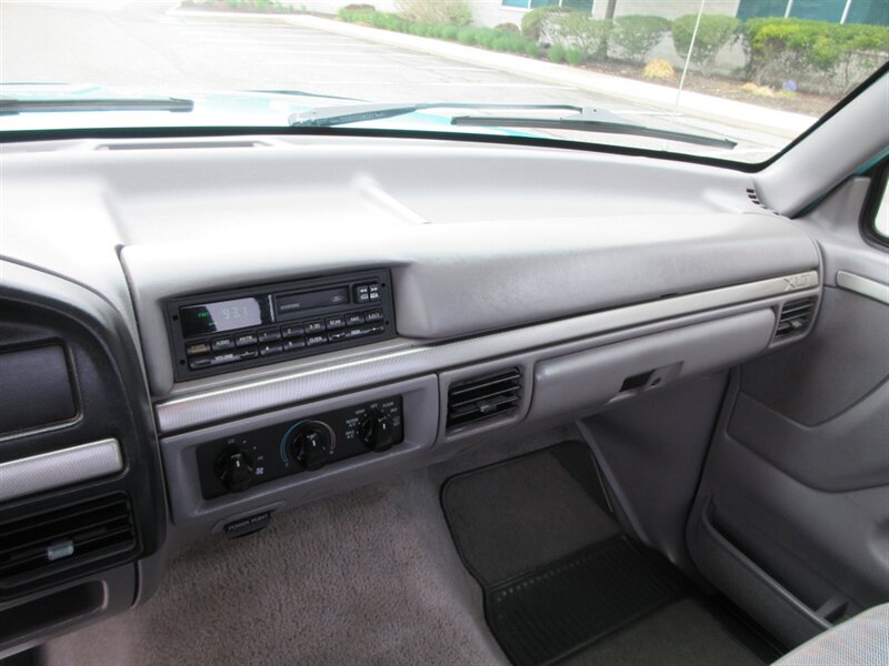1995 Ford F-150 XLT   - Photo 49 - Bohemia, NY 11716