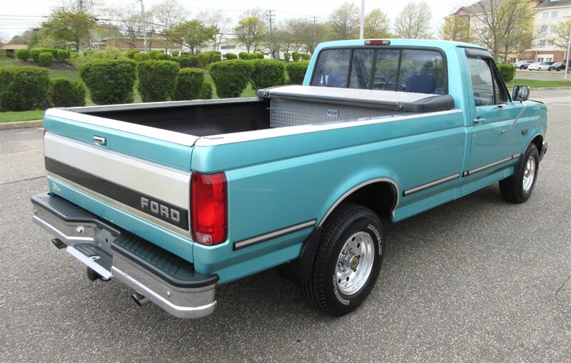 1995 Ford F-150 XLT   - Photo 12 - Bohemia, NY 11716