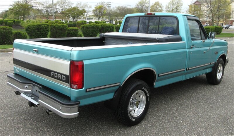 1995 Ford F-150 XLT   - Photo 8 - Bohemia, NY 11716