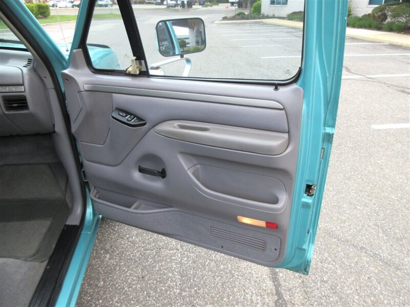 1995 Ford F-150 XLT   - Photo 57 - Bohemia, NY 11716