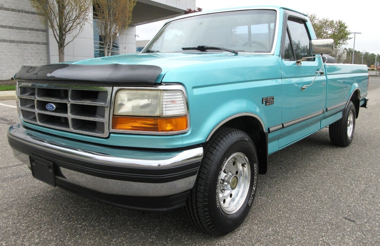 1995 Ford F-150 XLT   - Photo 1 - Bohemia, NY 11716