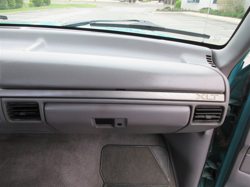 1995 Ford F-150 XLT   - Photo 54 - Bohemia, NY 11716