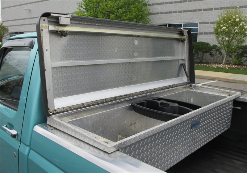 1995 Ford F-150 XLT   - Photo 29 - Bohemia, NY 11716