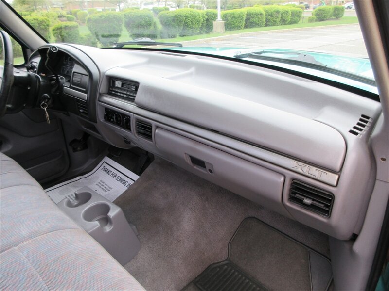 1995 Ford F-150 XLT   - Photo 56 - Bohemia, NY 11716