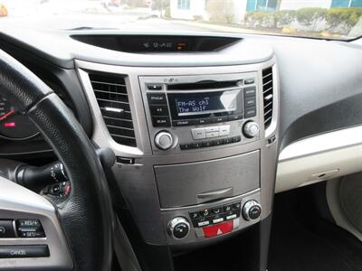 2013 Subaru Outback 2.5i Premium - Photo 37 - Bohemia, NY 11716