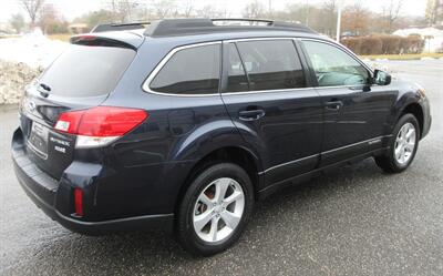 2013 Subaru Outback 2.5i Premium - Photo 8 - Bohemia, NY 11716