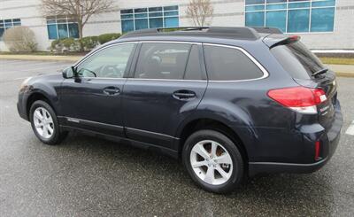 2013 Subaru Outback 2.5i Premium - Photo 7 - Bohemia, NY 11716