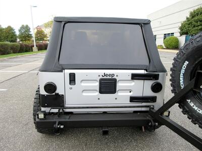 2005 Jeep Wrangler Unlimited   - Photo 20 - Bohemia, NY 11716